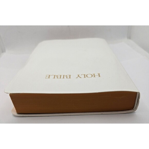 Holy Bible NKJV  Nelson White Bonded Leather Edition 1984 - Picture 3 of 10